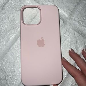 iPhone 13 Pro Max silicone case with MagSafe - chalk pink